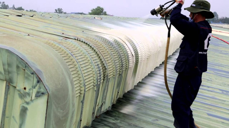 Chống thấm mái tôn giáp tường
